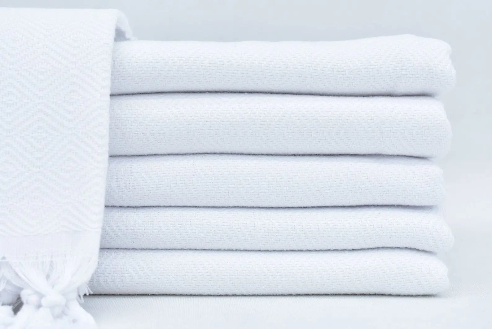 Venice White Turkish Towel 100 Percent Turkish Cotton 40 Inch by 70 Inch Quick Drying Sand Resistant Eco Friendly Lightweight - Love Salve